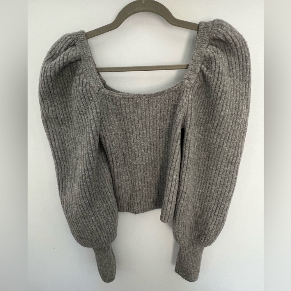 grey zara puffy shoulder sweater